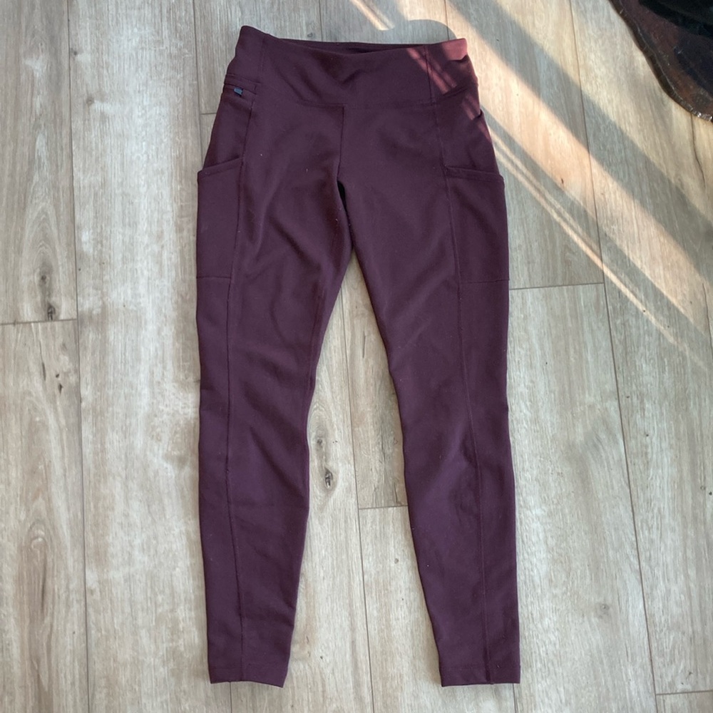 Patagonia thick maroon leggings medium